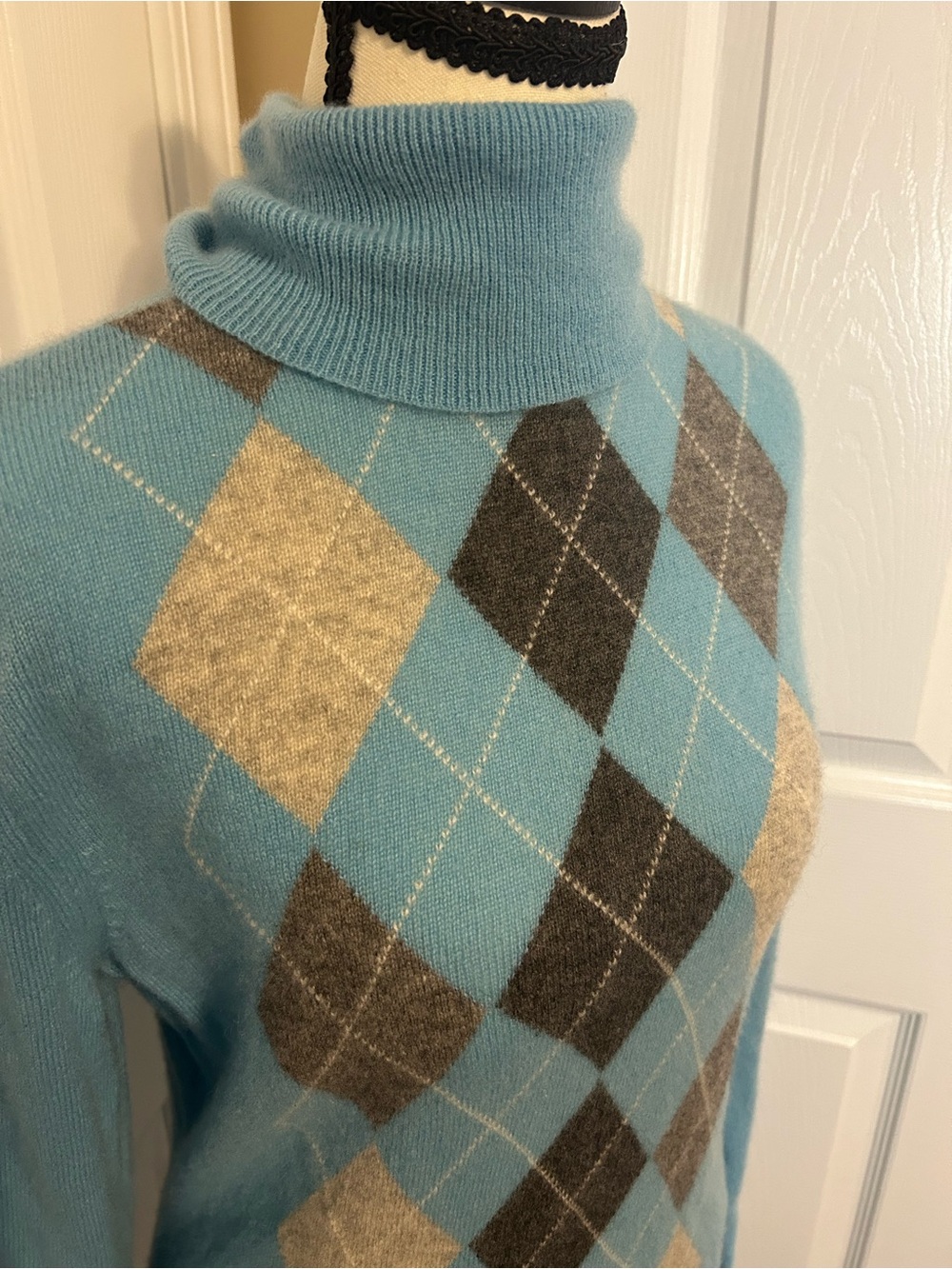 Apt. 9 100% Cashmere Blue Gray White Argyle Turtleneck Sweater Sz L - Picture 7 of 9